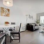 Brand New With Pool And Sea View In Lejlighed