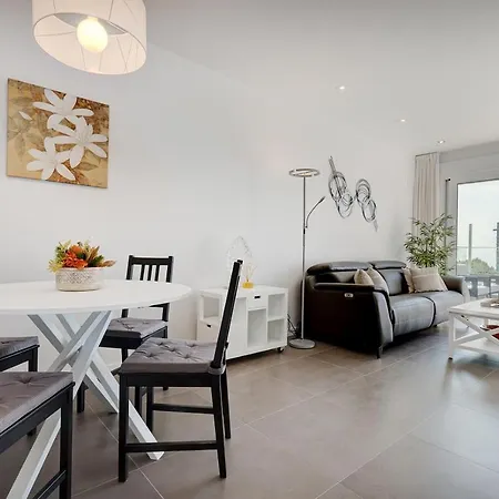 Brand New With Pool And Sea View In Apartment