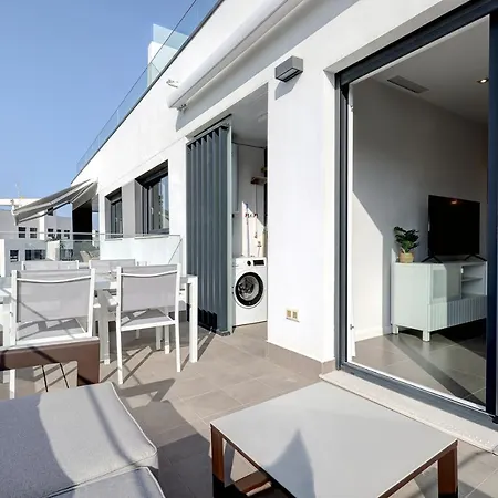 Apartamento Brand New With Pool And Sea View In