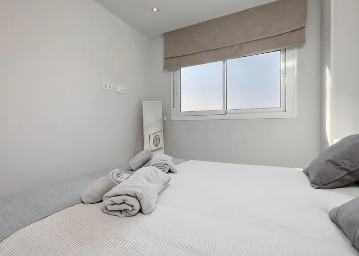 Brand New With Pool And Sea View In