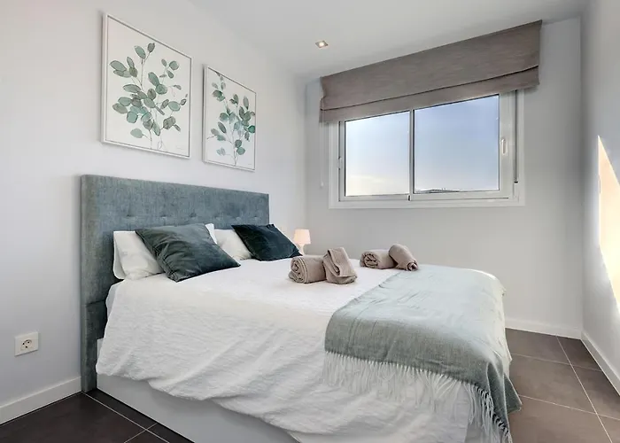 Brand New With Pool And Sea View In