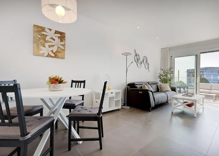 Brand New With Pool And Sea View In Apartment